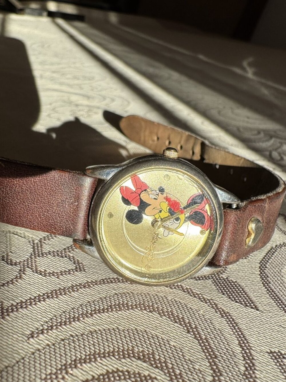 Vintage 90s Disney Minnie Mouse Watch MU0940 – Rotating Hearts Disc – SII by Sei